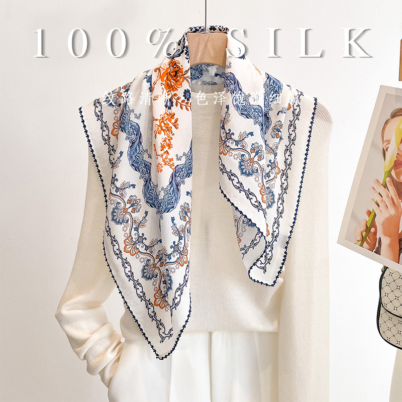 Foulard carré de luxe 100% soi - Outdoor Furniture Decor avis et prix