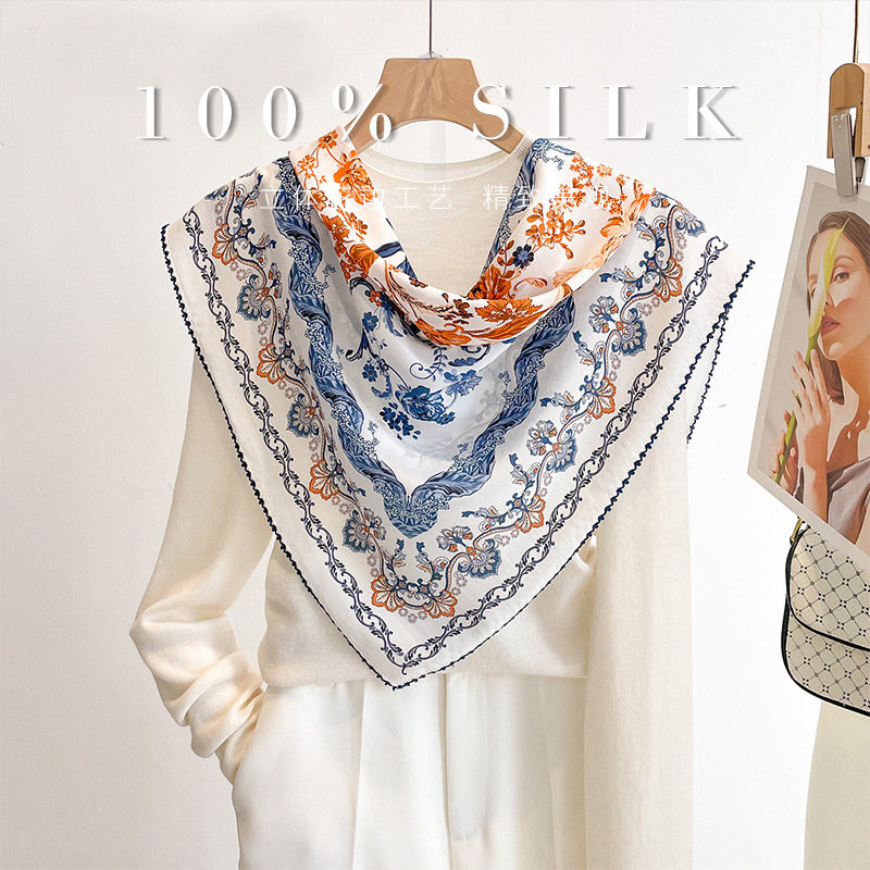 Foulard carré de luxe 100% soi - Outdoor Furniture Decor avis et prix