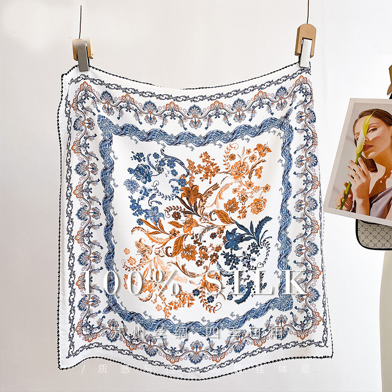 Foulard carré de luxe 100% soi - Outdoor Furniture Decor avis et prix